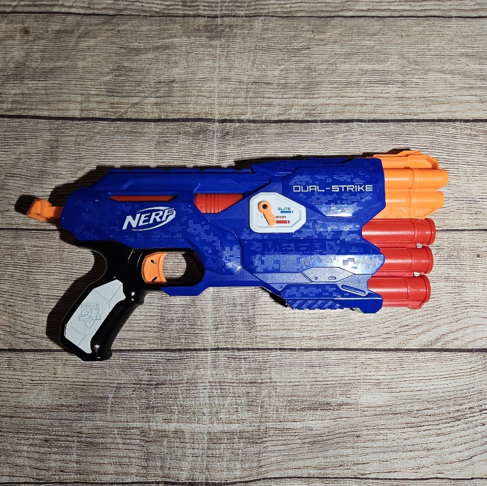 Nerf dual strike blaster toy gun